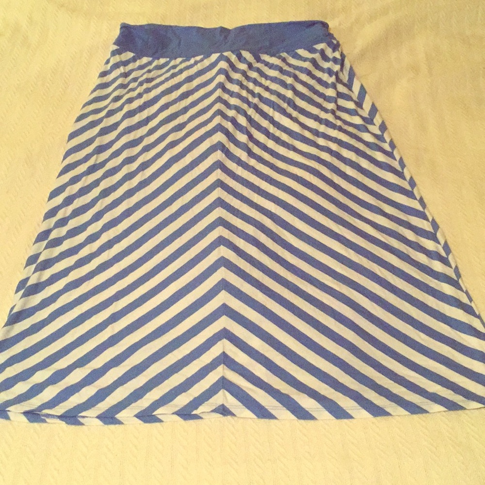Blue and white Maxi skirt XXL.